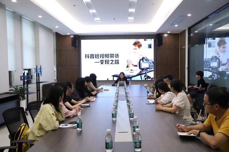 江阴电子商务：从传统商贸到网络时代的转型